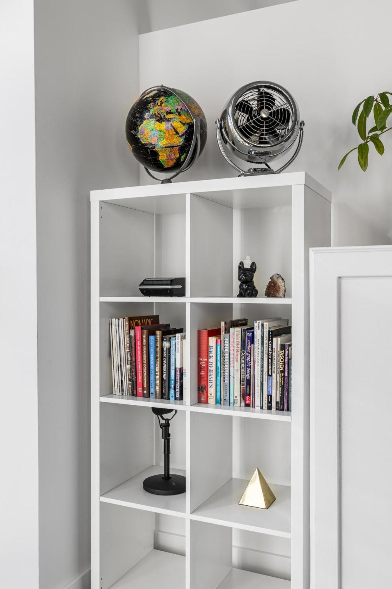 Modern Historic Loft 19ft Ceilings, Gym, Heated Parking, Skyline Views, Balcony