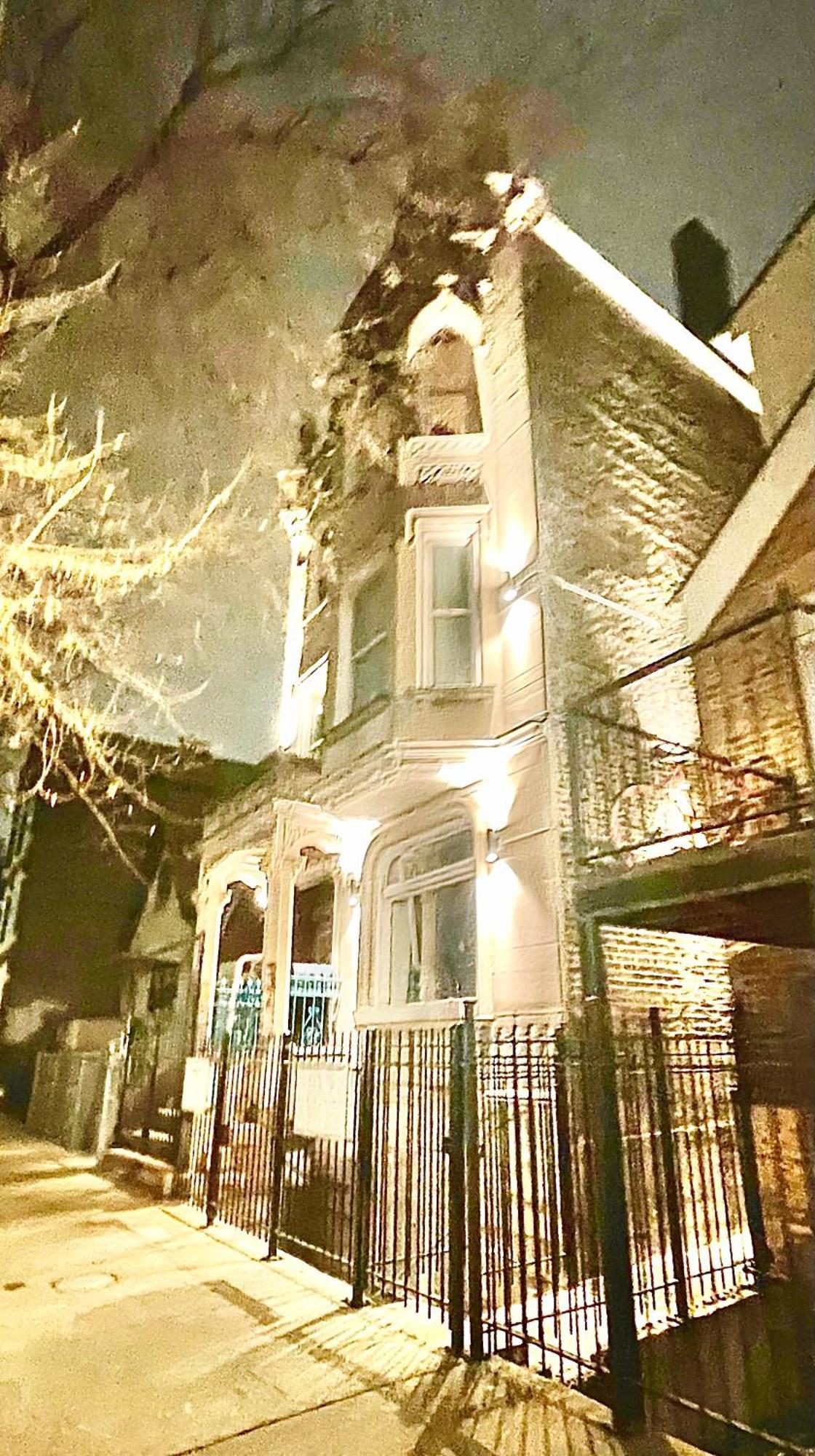 Urban Coach Penthouse - Near Train, Medical District, And Downtown Apartment