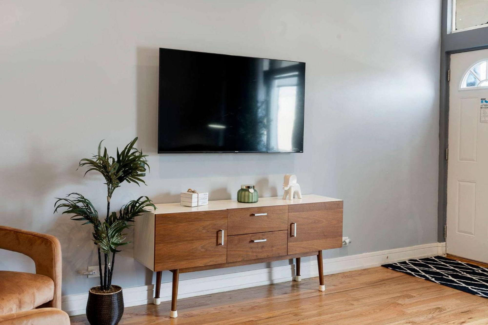 Cozy 2 Bed By West Loop With Parking & Laundry Chicago