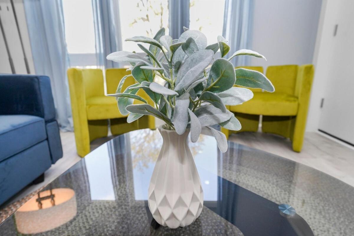Pilsen Art Center Family Friendly 3Br Retreat With Free Parking Near Medical District, Douglas Park And University Illinois Chicago Chicago
