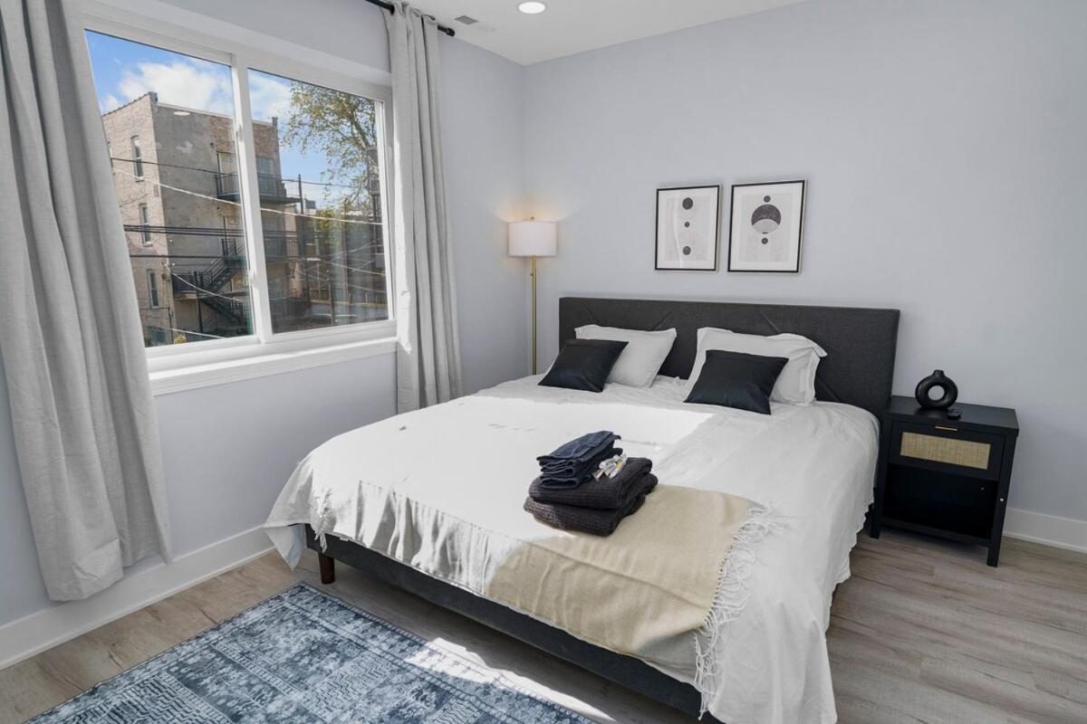 Pilsen Art Center Family Friendly 3Br Retreat With Free Parking Near Medical District, Douglas Park And University Illinois Chicago *