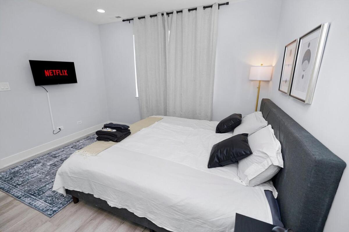 Pilsen Art Center Family Friendly 3Br Retreat With Free Parking Near Medical District, Douglas Park And University Illinois Chicago Chicago