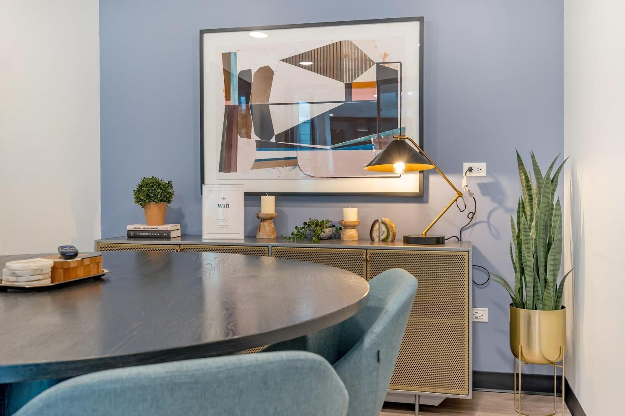 1br Loft With Modern Glass Views Chicago