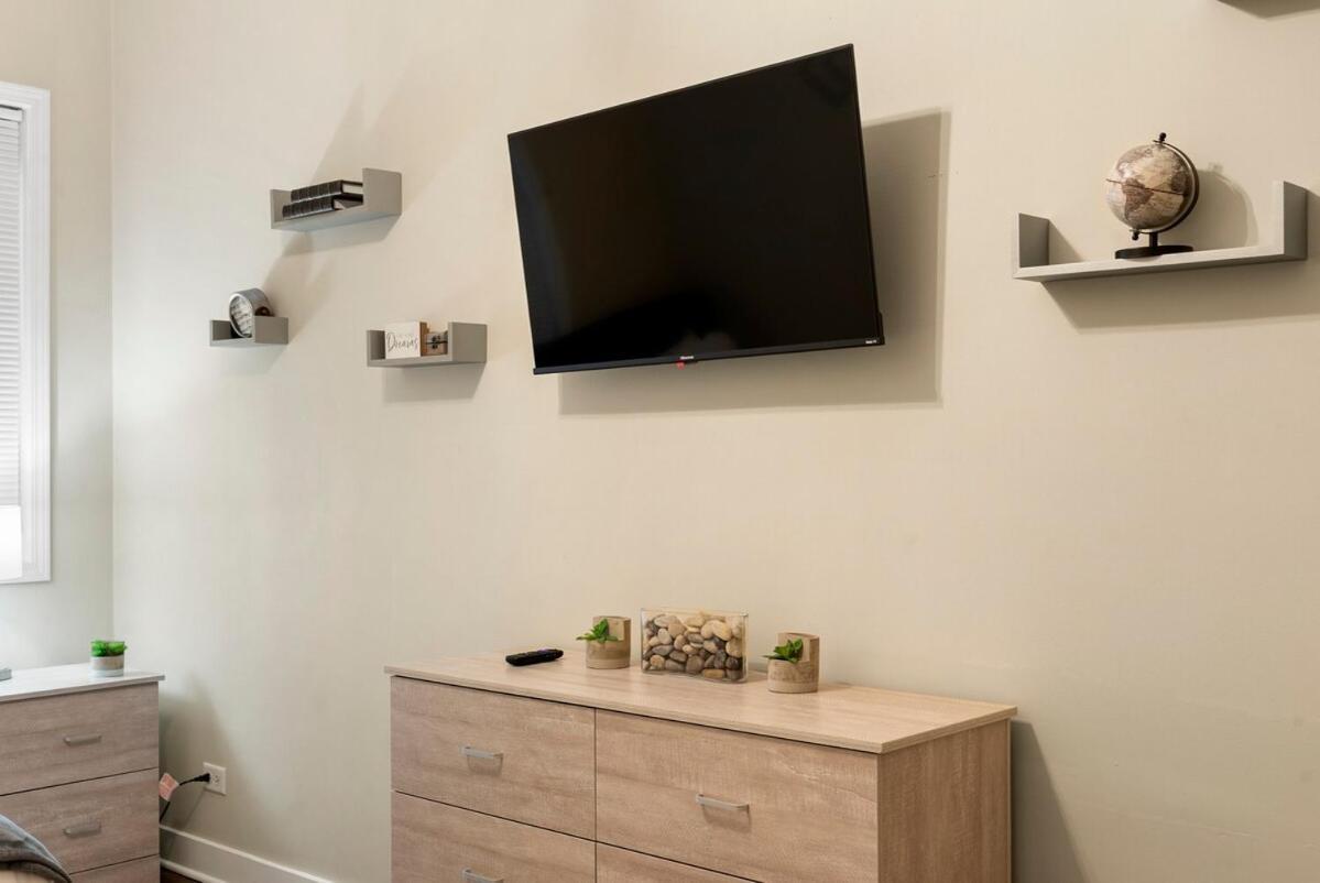 Apartment Modern 2br 10 Min To Downtown & United Center - Free Parking *