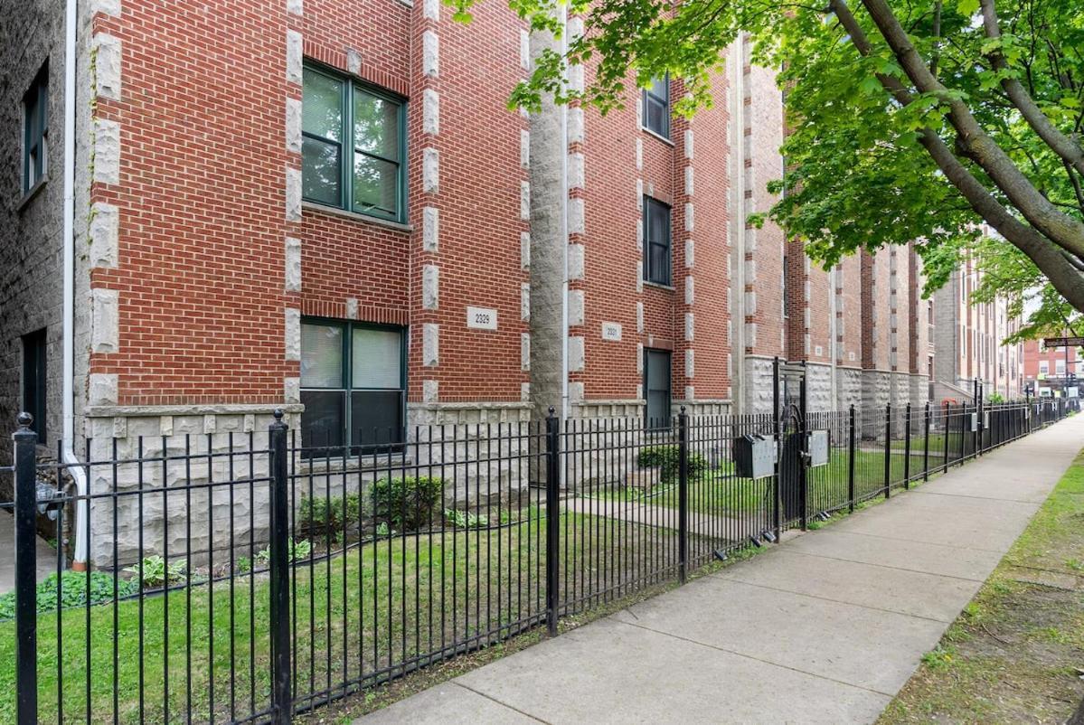 Apartment Modern 2br 10 Min To Downtown & United Center - Free Parking Chicago