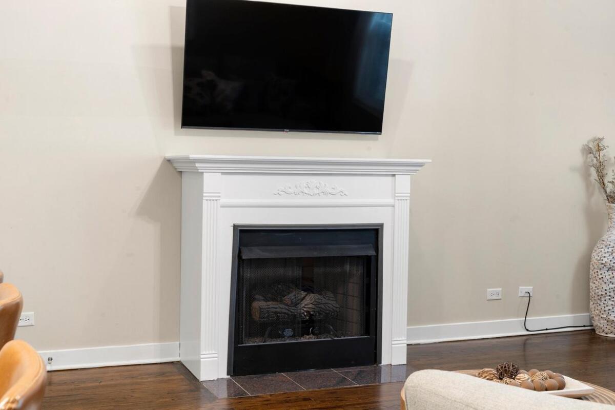 Modern 2br 10 Min To Downtown & United Center - Free Parking * Chicago