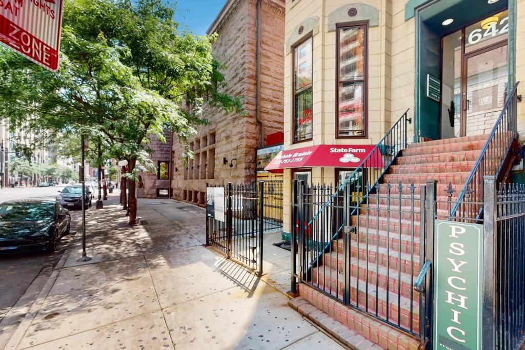Chic River North Retreat *
