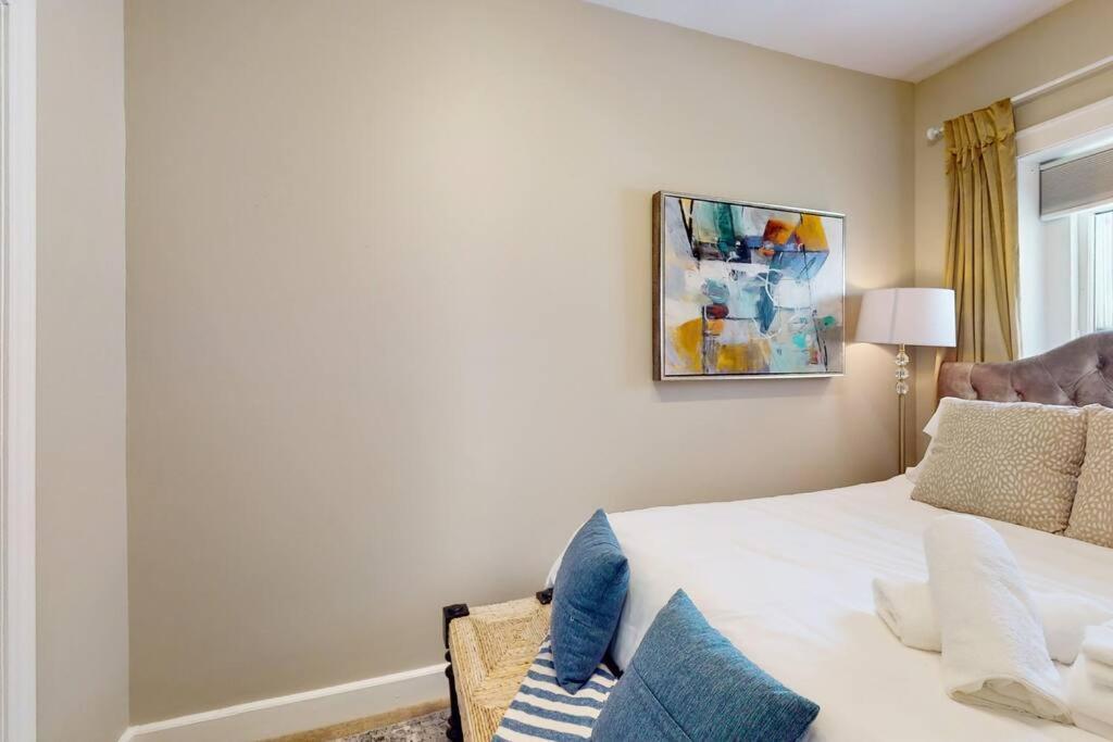 Chic River North Retreat Chicago