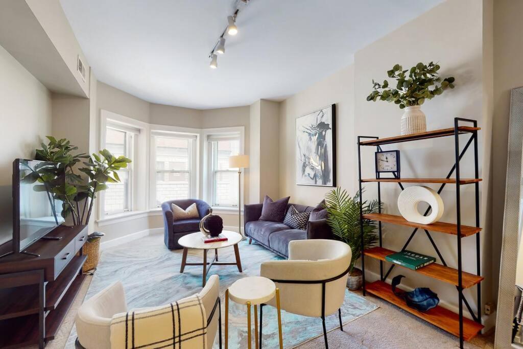 Chic River North Retreat * Chicago