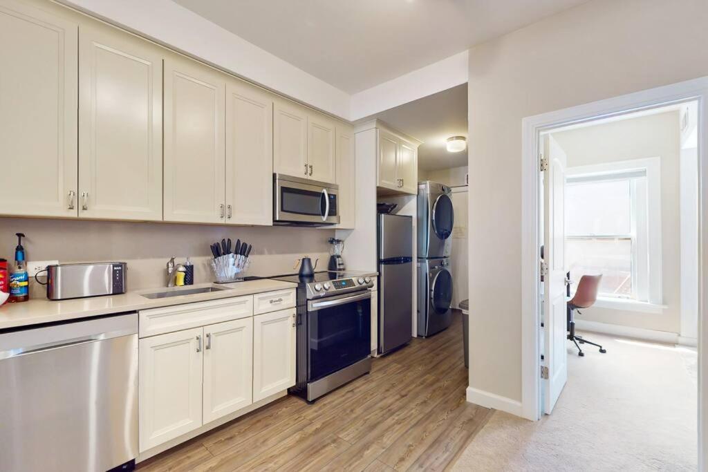 Apartment Chic River North Retreat Chicago