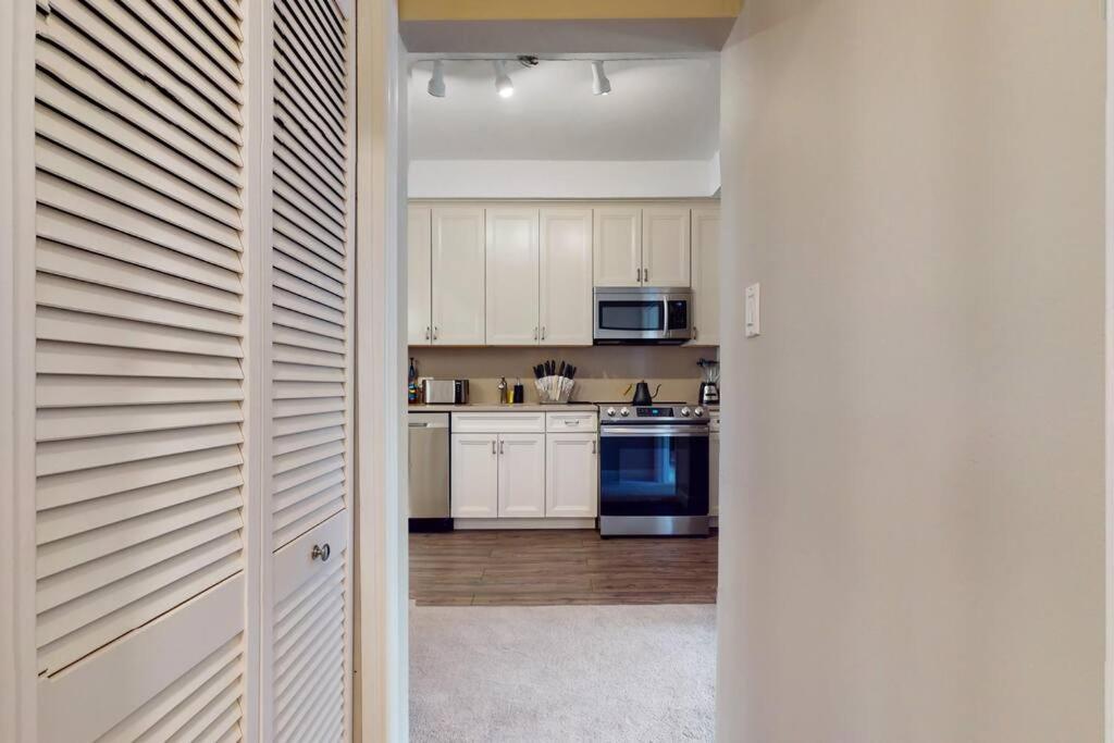 Chic River North Retreat Apartment