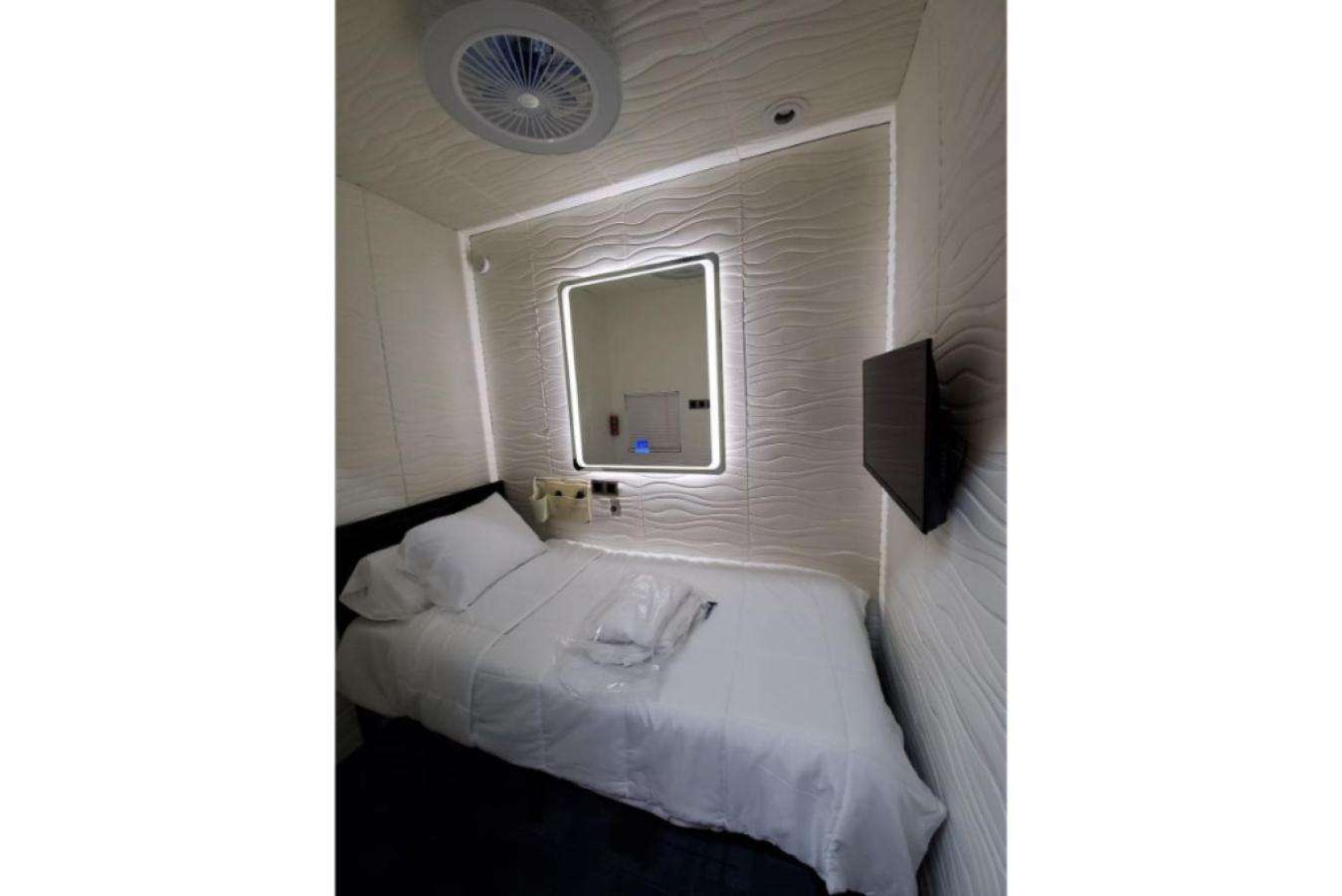 Hotel Solo Explorer Nest, Walk To Museums And Parks