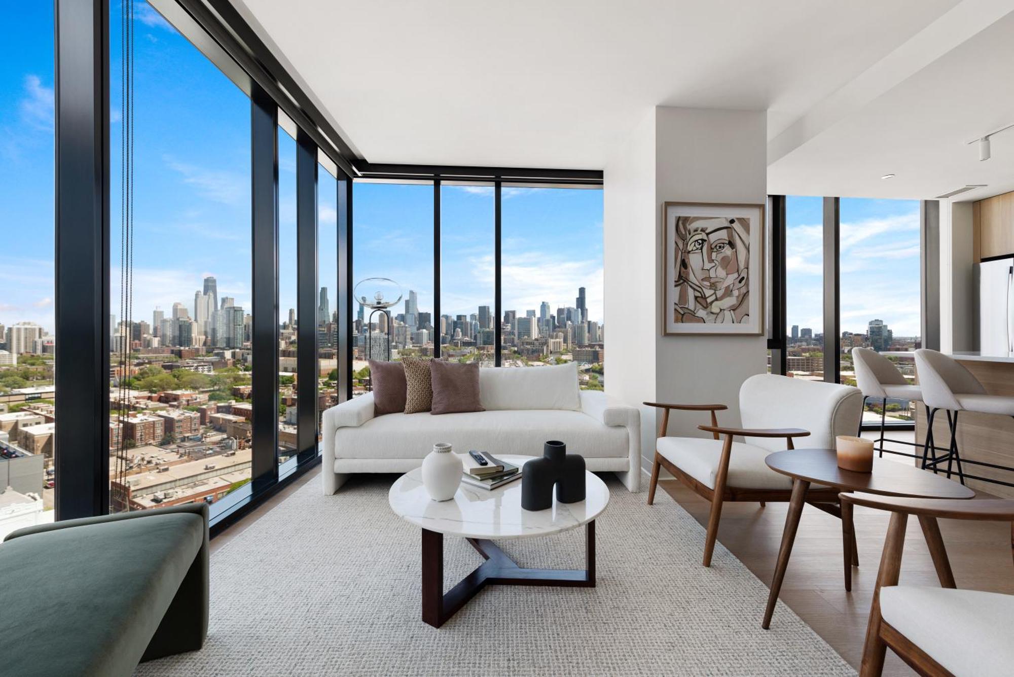 Foundry Unmatched Skyline Views At Lincoln Park Chicago