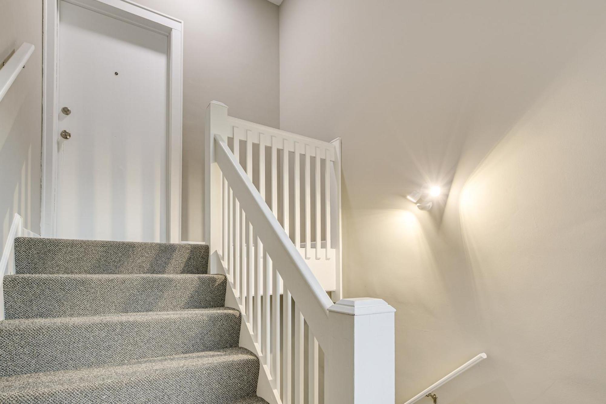 Walk To Devon Avenue And Warren Park Apt!