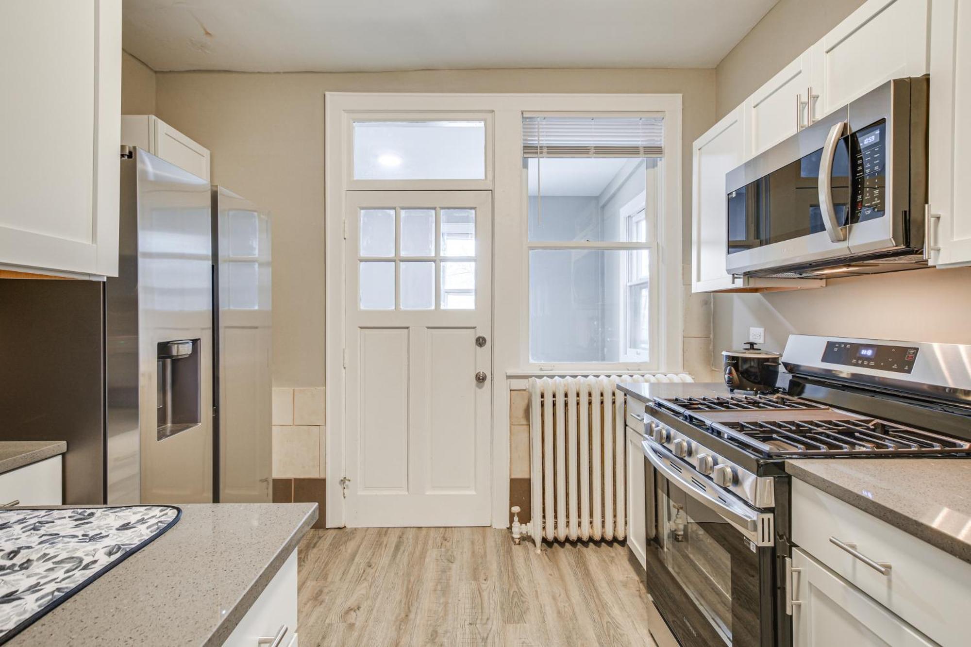 Walk To Devon Avenue And Warren Park Apt! Apartment Chicago