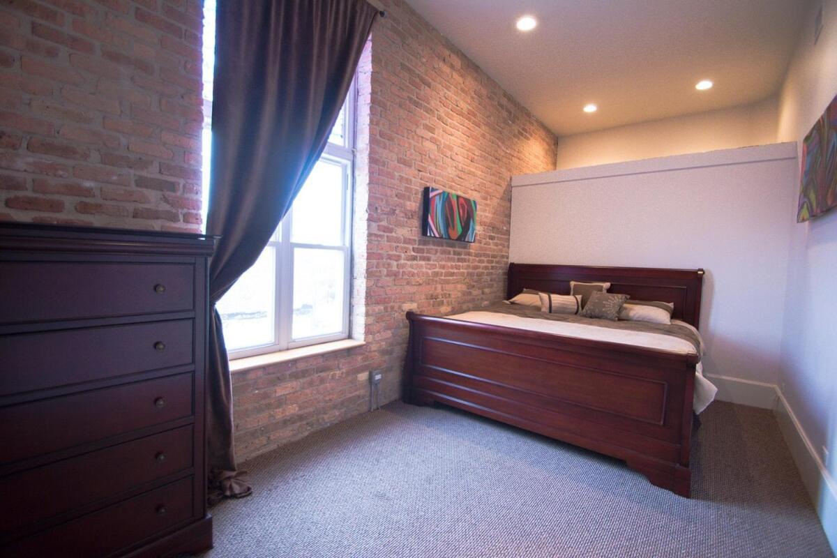 Amazing Penthouse Skyline Views! * Chicago