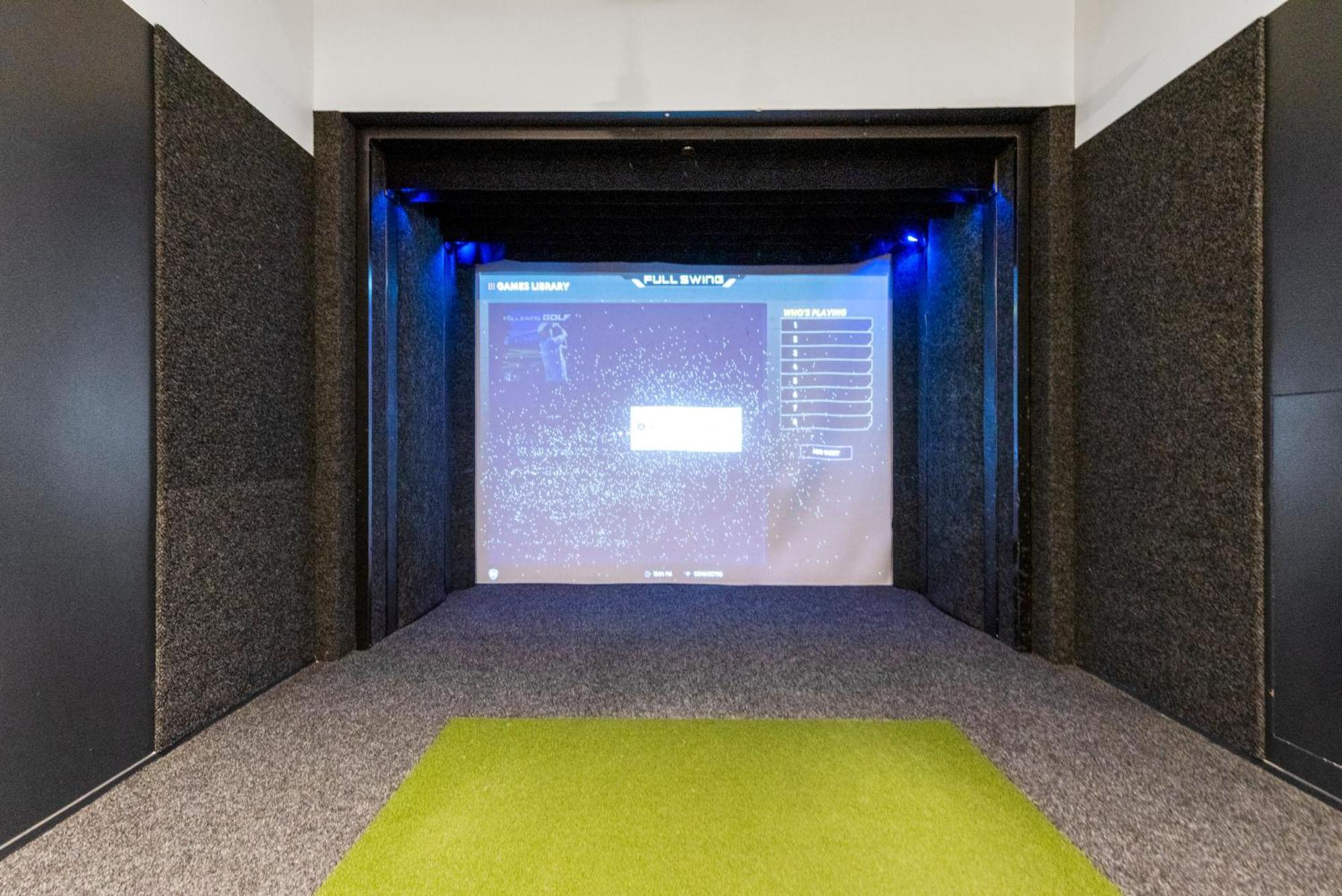 Lux Apts With Views And Amenities Apartment