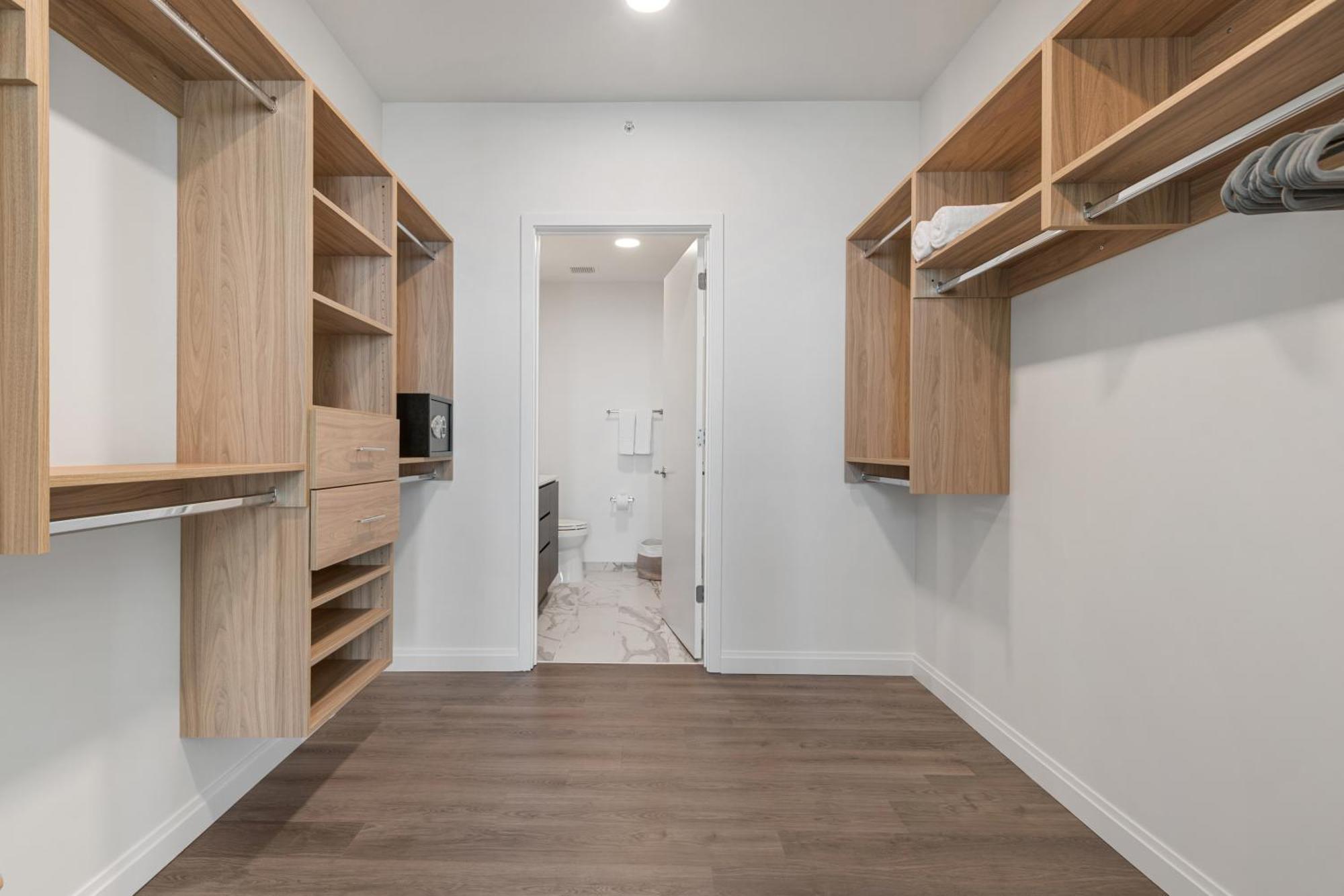 Lux Apts With Views And Amenities Chicago