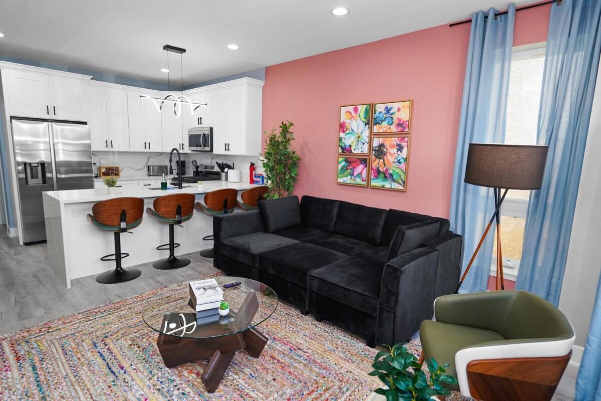 Cozy 3br Retreat Sleeps 8 With Free Parking Near Of Illinois Chicago, Medical District & West Loop * Chicago