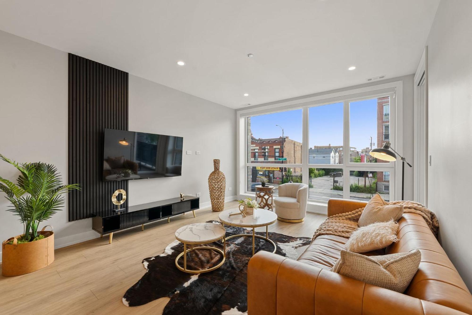 Bright 2bed 2bath In Brand New Pilsen Development Apartment *