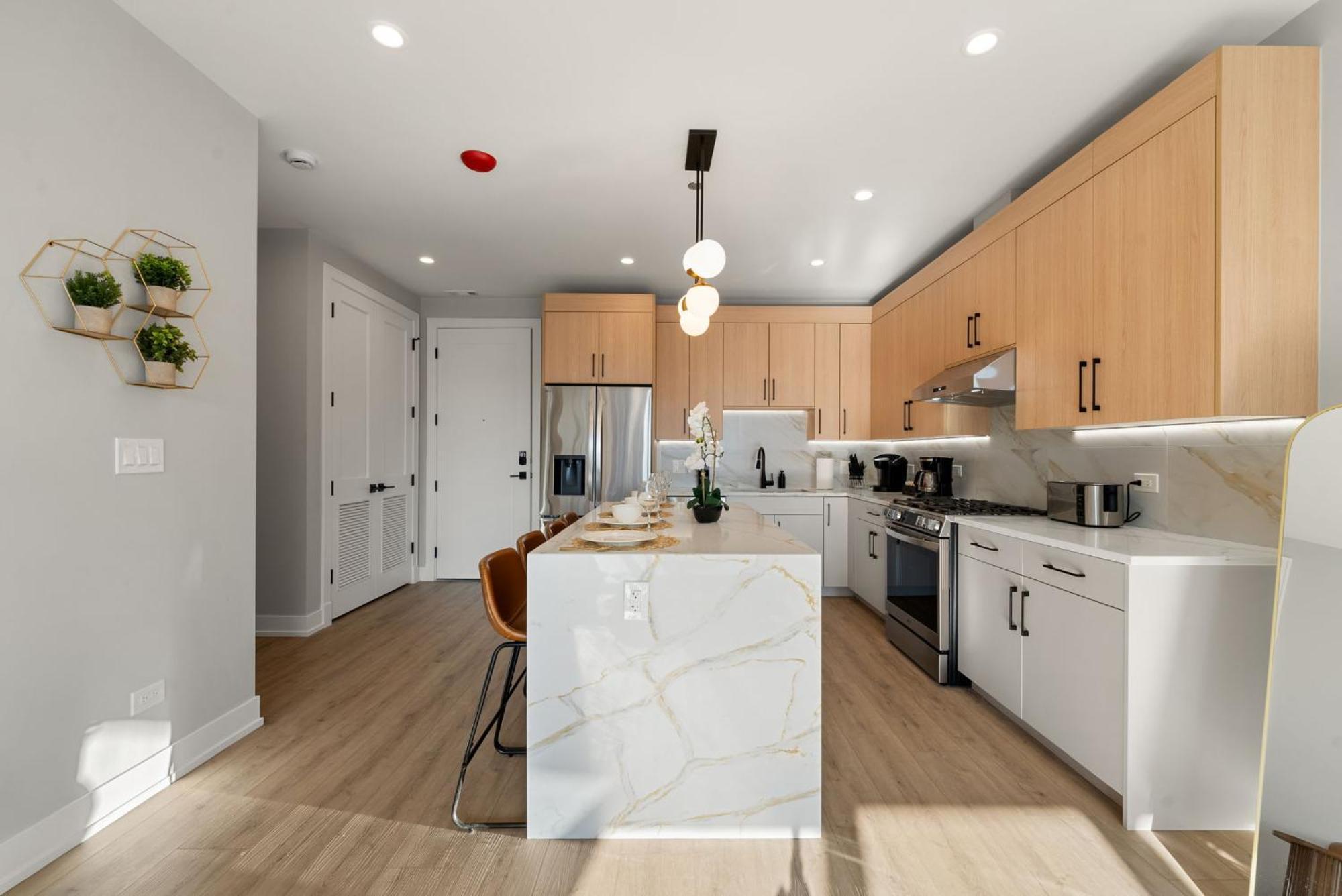 Bright 2bed 2bath In Brand New Pilsen Development Apartment *