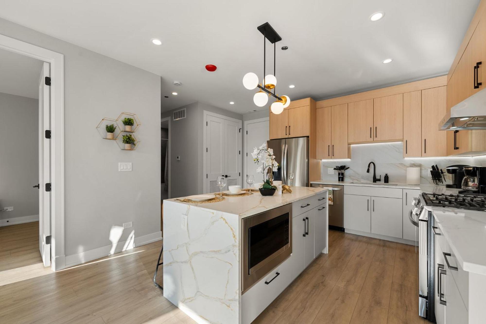 Bright 2bed 2bath In Brand New Pilsen Development Apartment