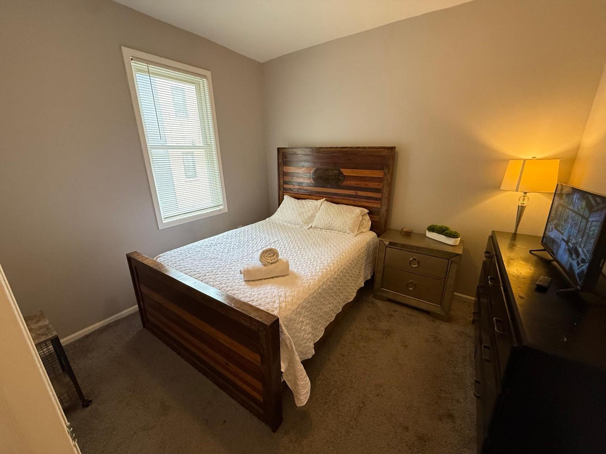 Homestay Wonderful Close To Downtown - Free Parking