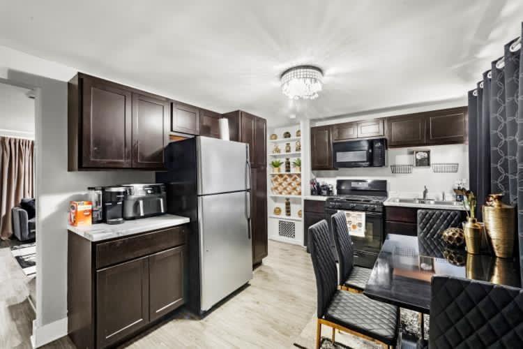 Hamaline Luxury * Chicago