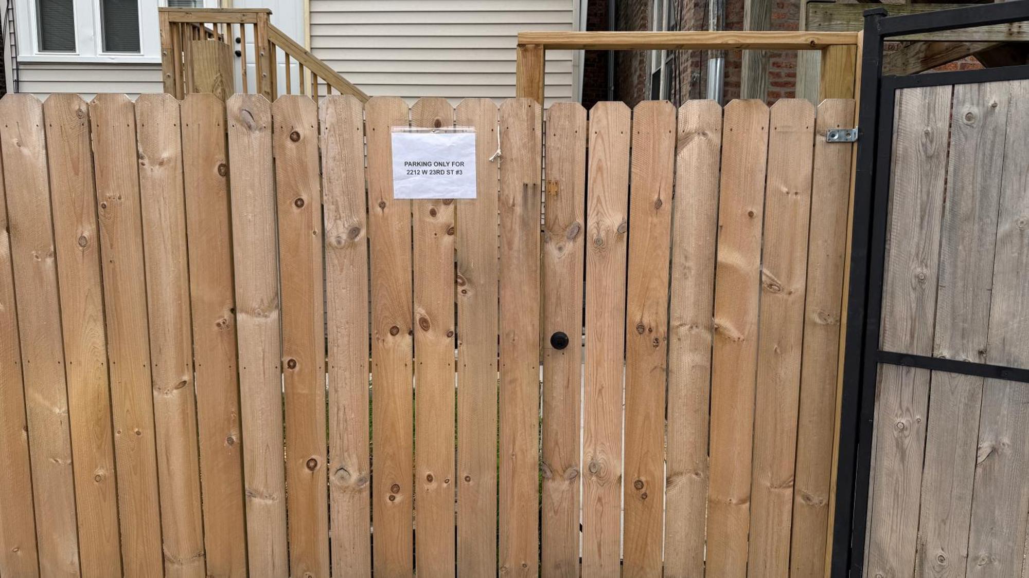 Modern Pilsen 2 Bedroom Apartment *