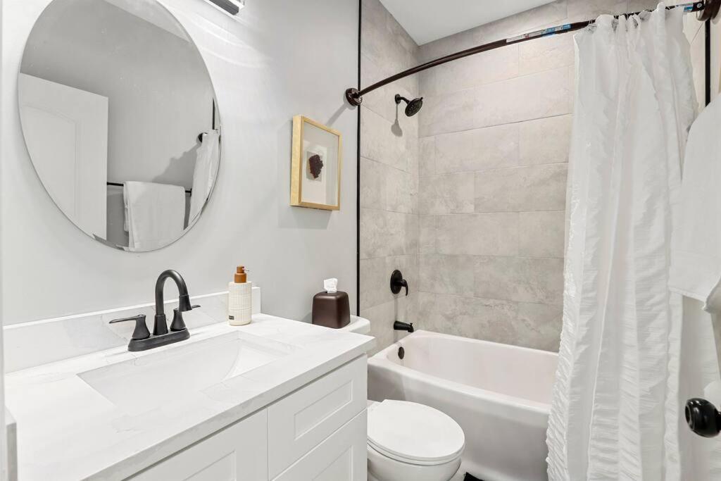 Luxhome 8 Mins Downtown