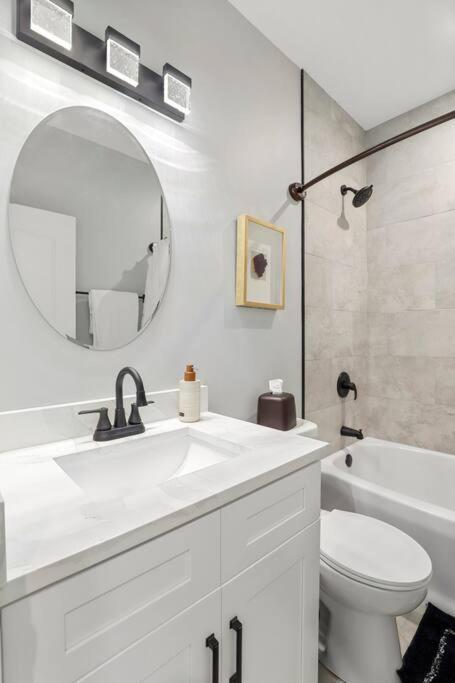 Apartment Luxhome 8 Mins Downtown *