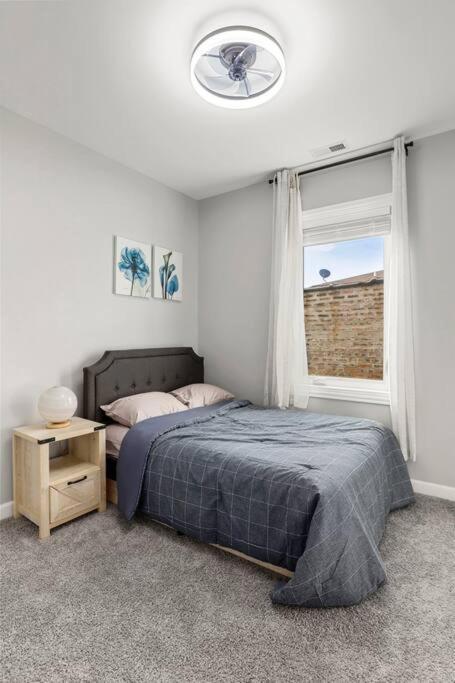 Luxhome 8 Mins Downtown Apartment Chicago