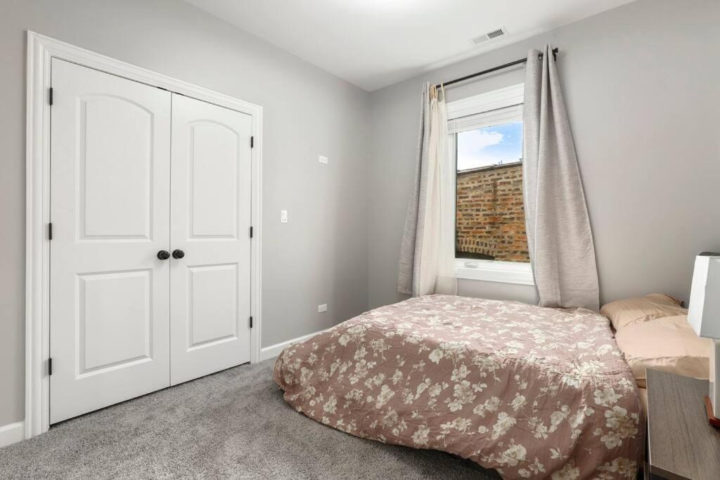 Luxhome 8 Mins Downtown * Chicago