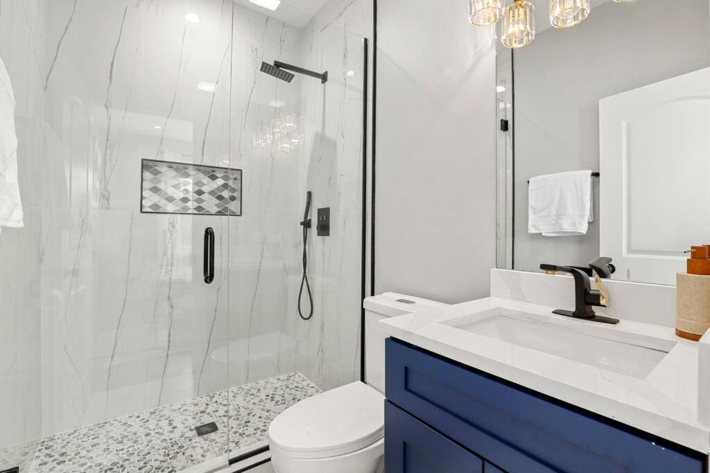 Luxhome 8 Mins Downtown *