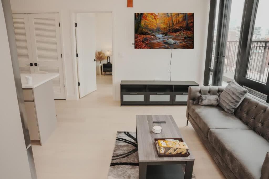 River North Private Balcony With In And Out Parking * Chicago