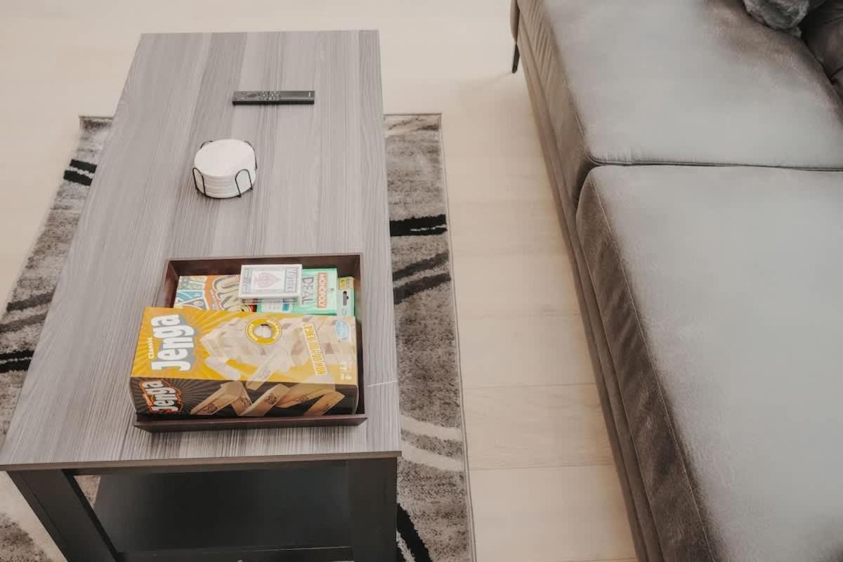 River North Private Balcony With In And Out Parking Apartment *