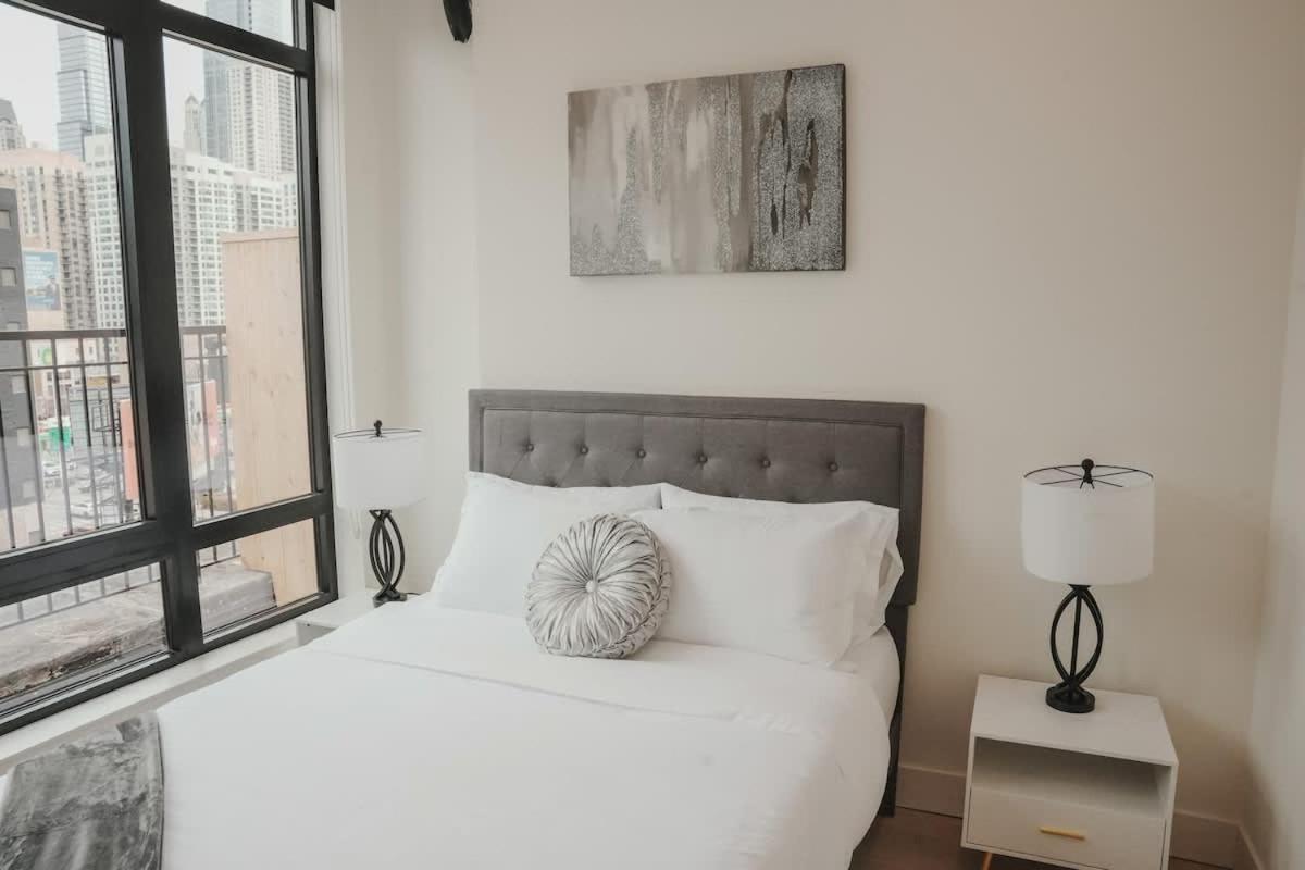 River North Private Balcony With In And Out Parking Chicago