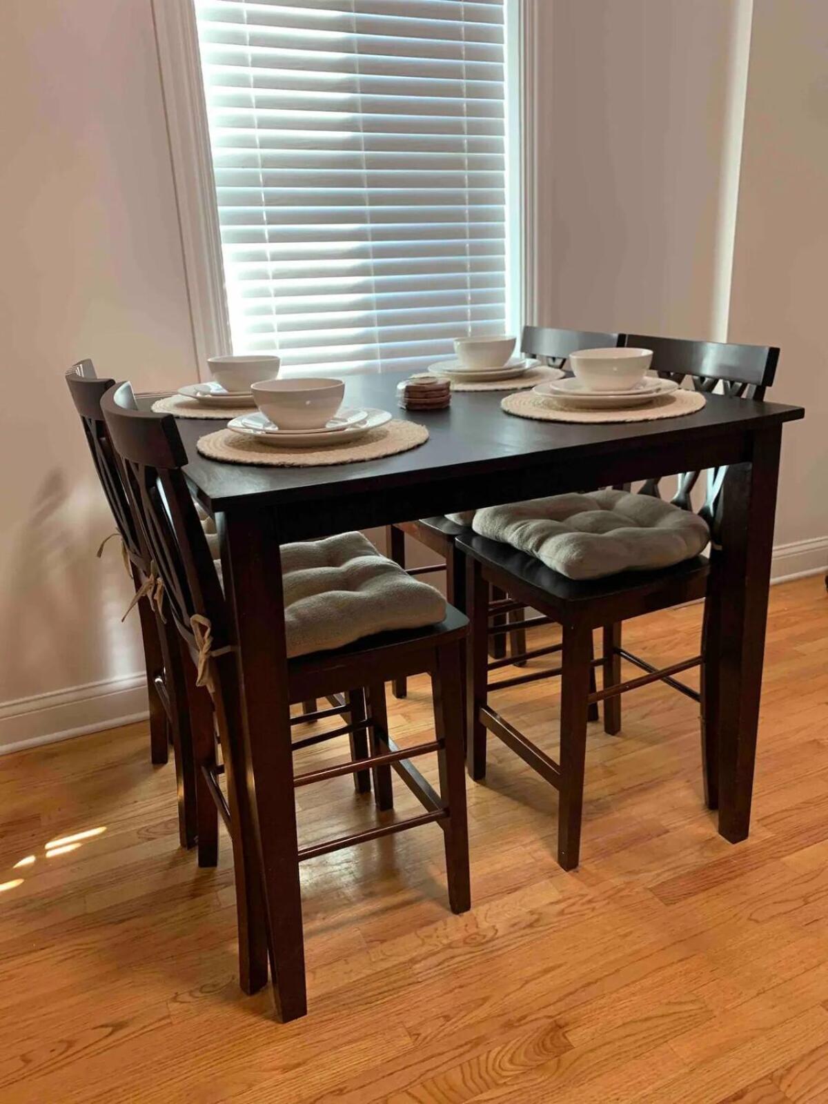 Apartment Tropical Boho Oasis Chicago