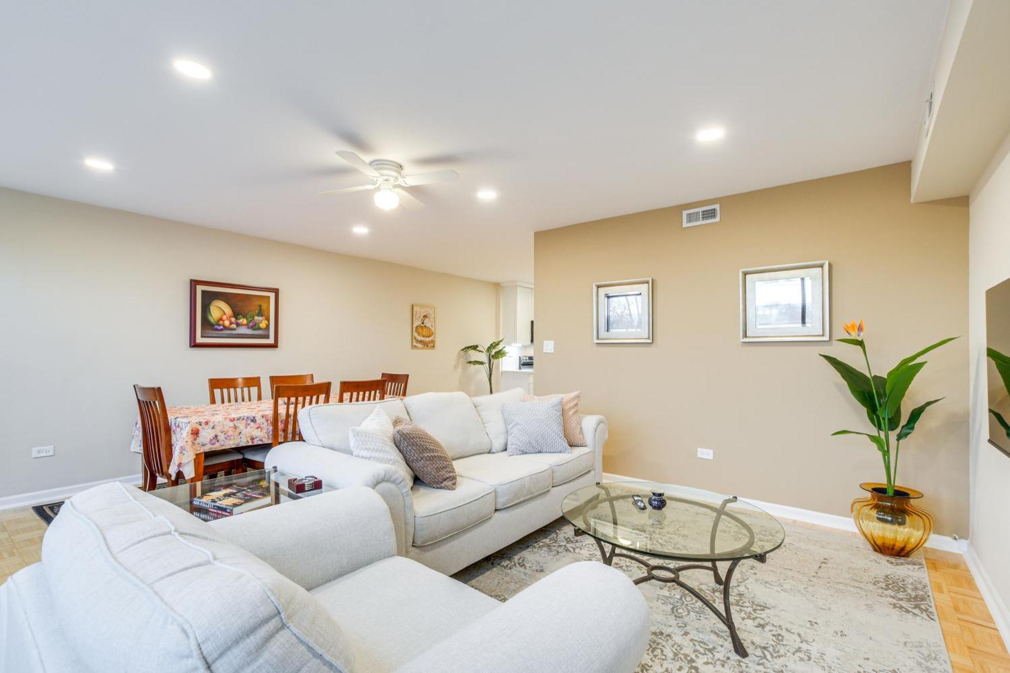 Steps To Shops And Eats In Portage Park! Apartment *