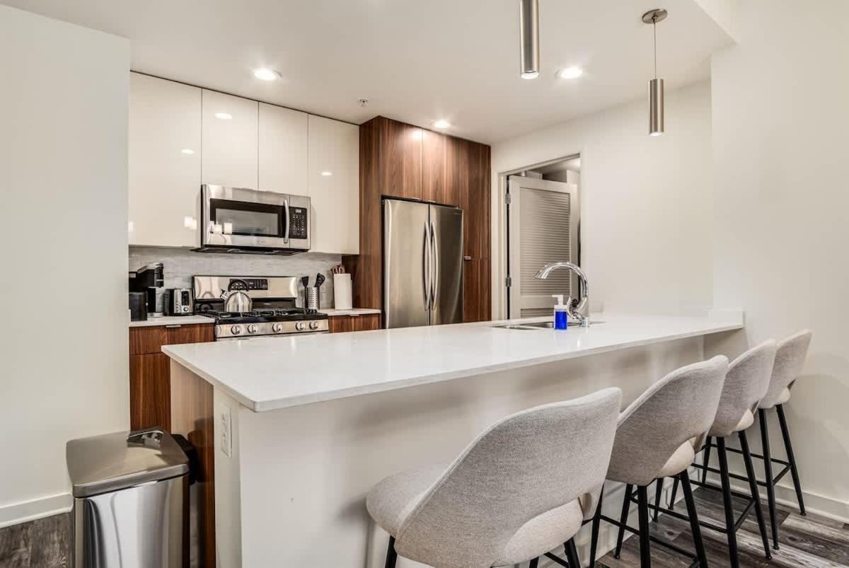 Boulevard Walk Everywhere 5 Mins To Magnificent Mile River North 04 Apartment Chicago