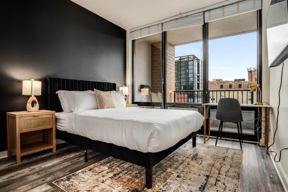 Apartment Boulevard Walk Everywhere 5 Mins To Magnificent Mile River North 04 *