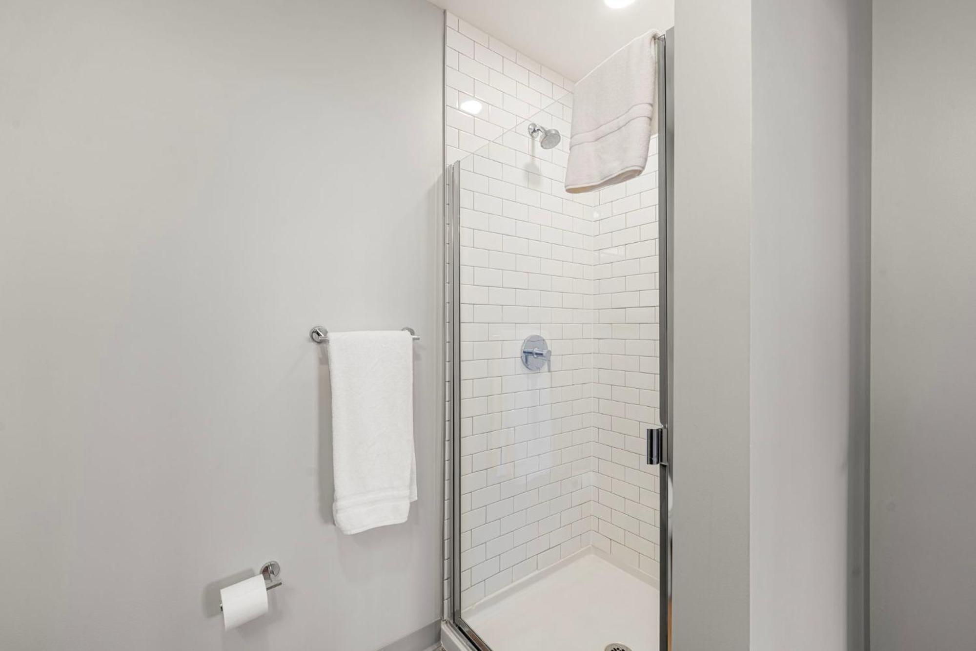 Family-sized 4br Luxury In Downtown Hotel