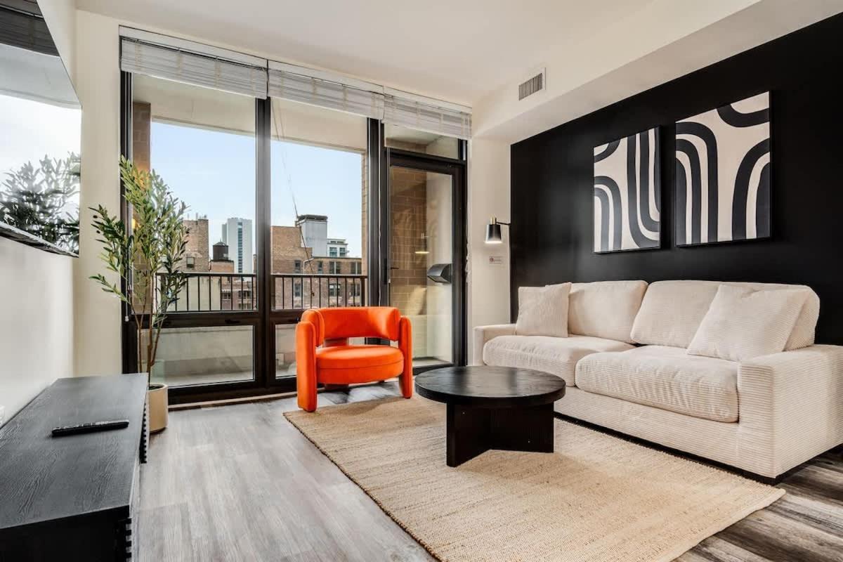 Boulevard Walk Everywhere 5 Mins To Magnificent Mile River North 04 Apartment Chicago