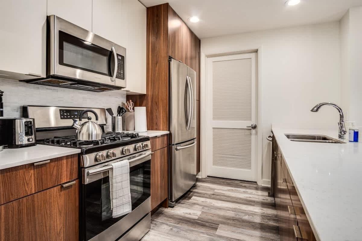 Apartment Boulevard Walk Everywhere 5 Mins To Magnificent Mile River North 04 *