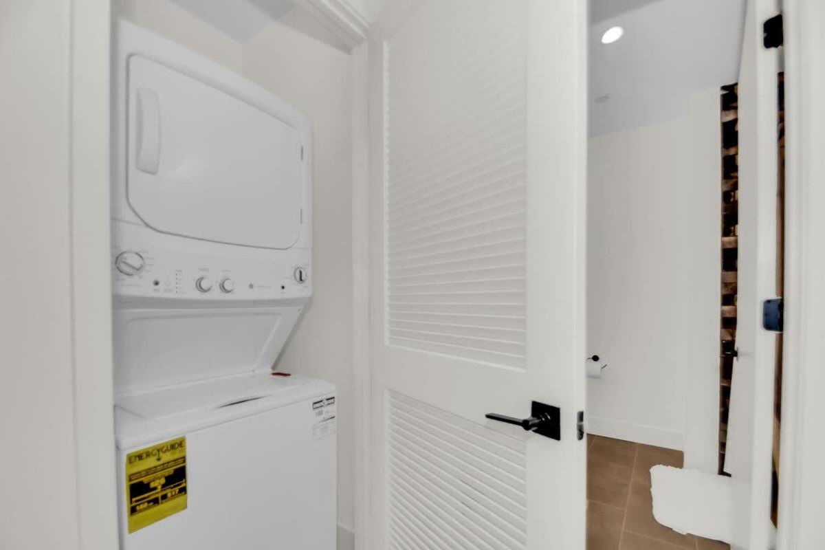 Apartment River North Rooftop With In And Out Parking 3 *