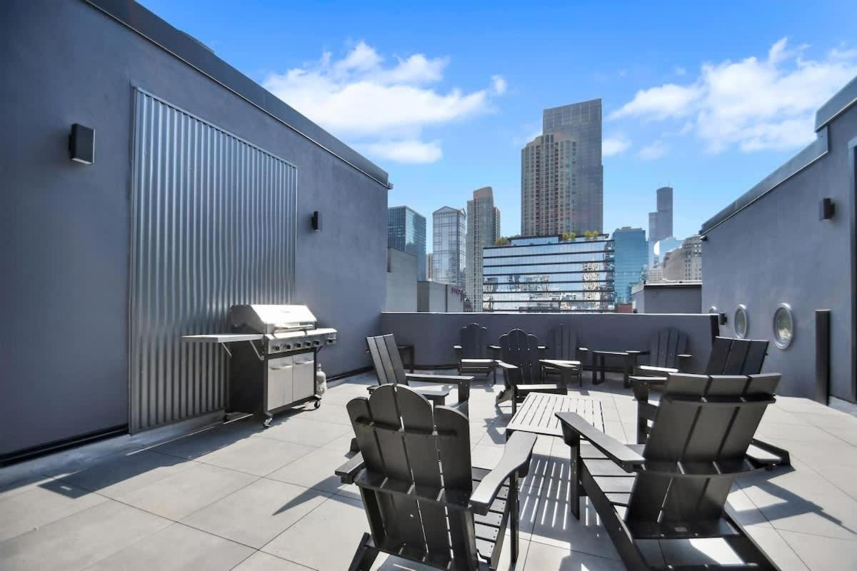 River North Rooftop With In And Out Parking 3 Apartment Chicago