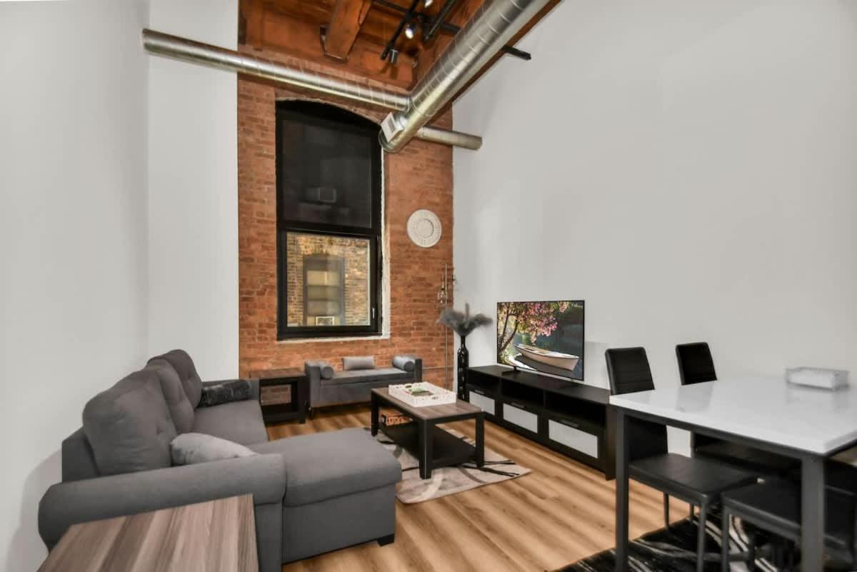 River North Rooftop With In And Out Parking 3