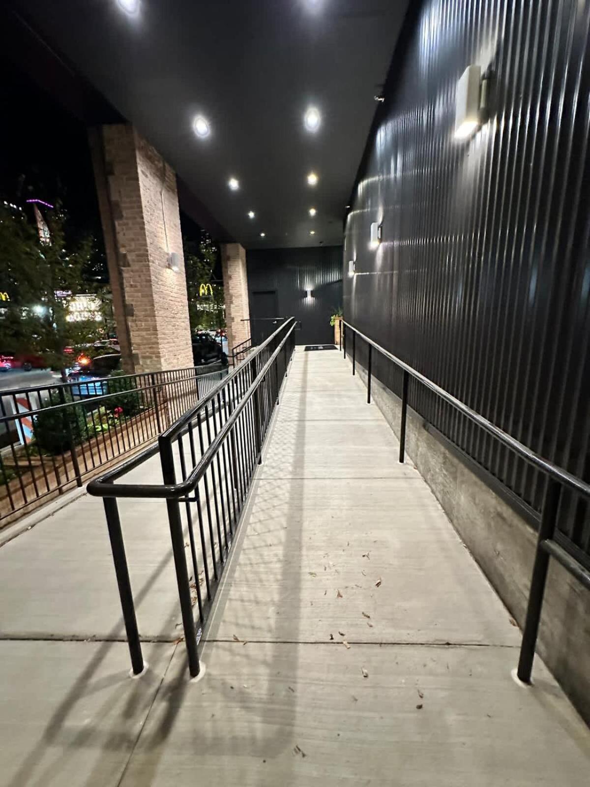 River North Rooftop With In And Out Parking 3 Apartment Chicago