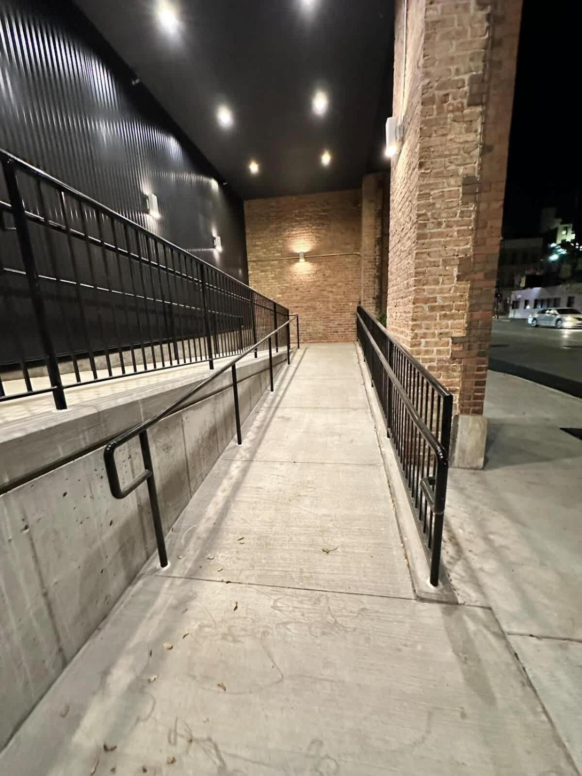 Apartment River North Rooftop With In And Out Parking 3 *