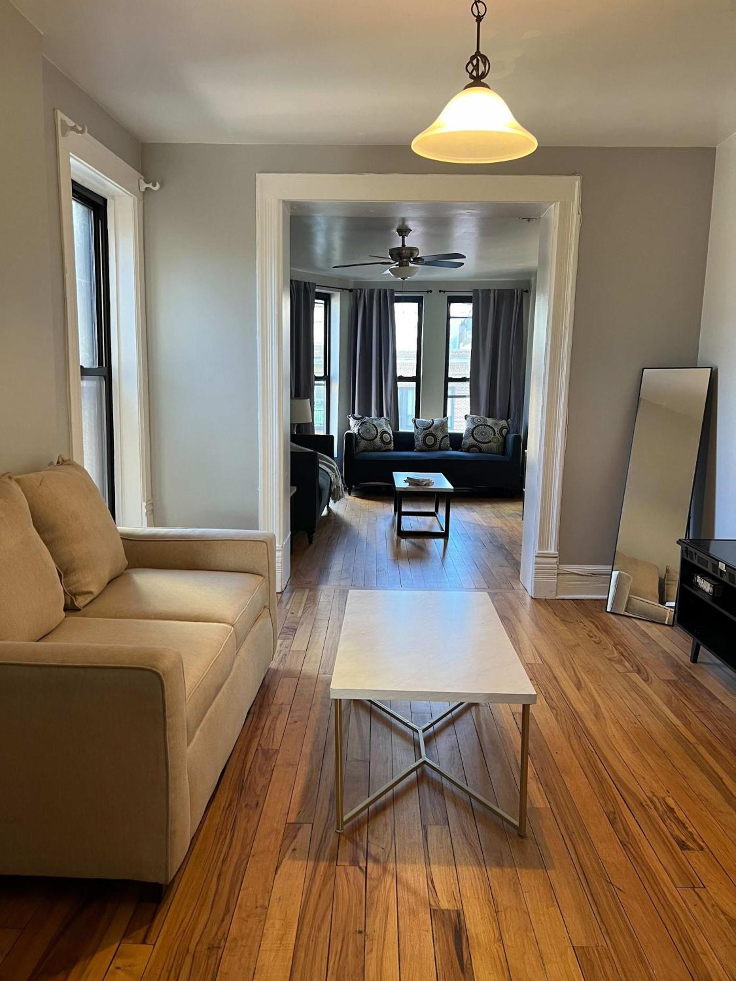 South Loop 3 Bedroom Apartment Chicago